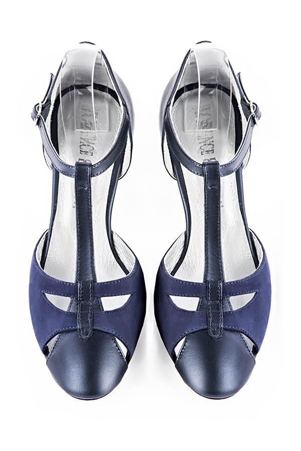 French elegance and refinement for these prussian blue dress T-strap open side shoes, 
                available in many subtle leather and colour combinations. A pretty model with a comfortable "Salomé" strap and good support.
Its charming spyglass cut-out gives you plenty of scope for personalisation.  
                Matching clutches for parties, ceremonies and weddings.   
                You can customize these shoes to perfectly match your tastes or needs, and have a unique model.  
                Choice of leathers, colours, knots and heels. 
                Wide range of materials and shades carefully chosen.  
                Rich collection of flat, low, mid and high heels.  
                Small and large shoe sizes - Florence KOOIJMAN